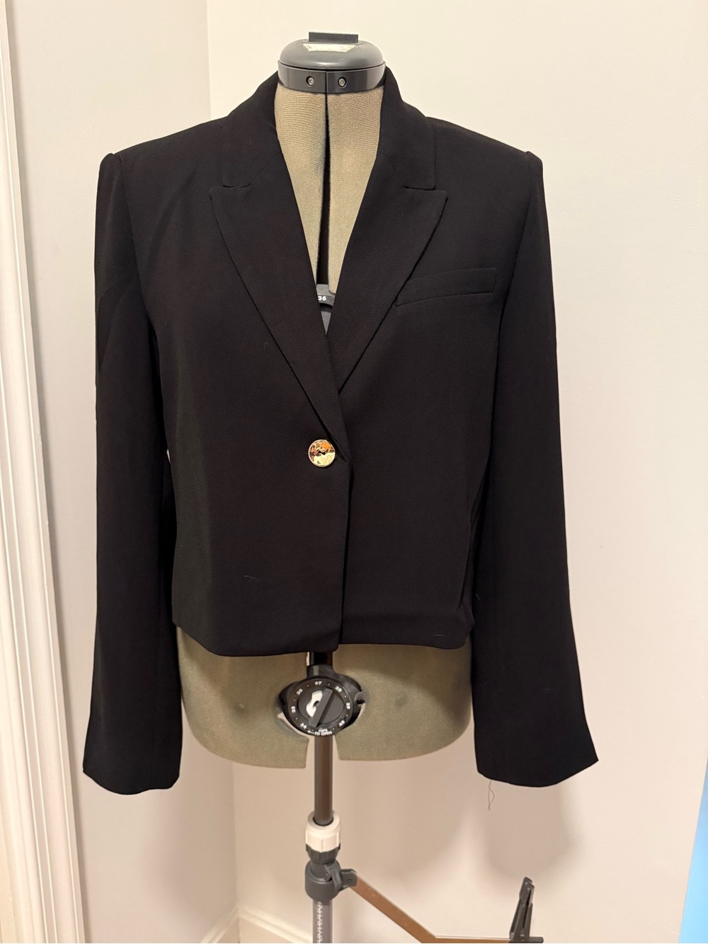 Women's Black Single-Button Cropped Blazer